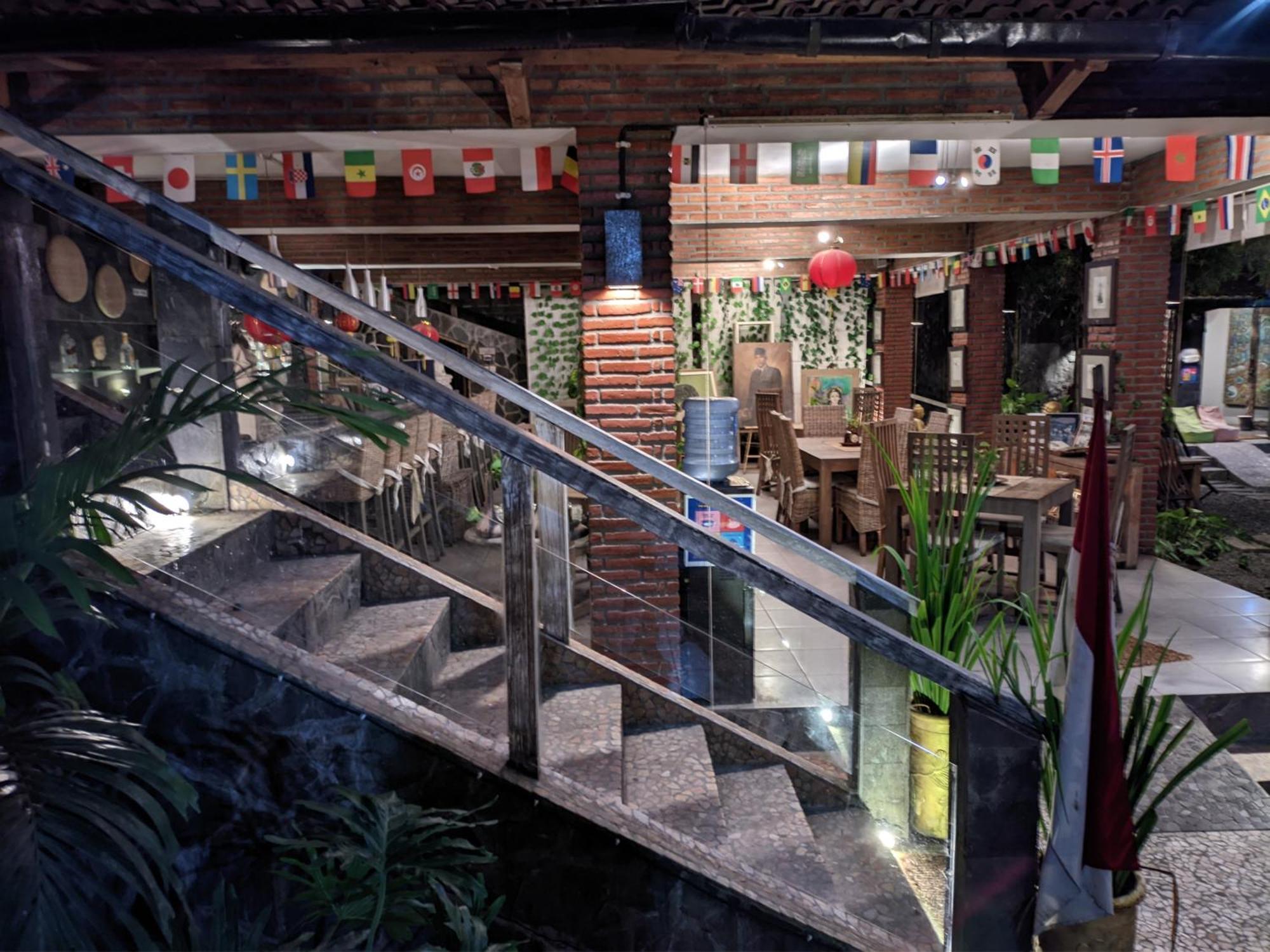 Astuti Gallery Homestay Yogyakarta Luaran gambar
