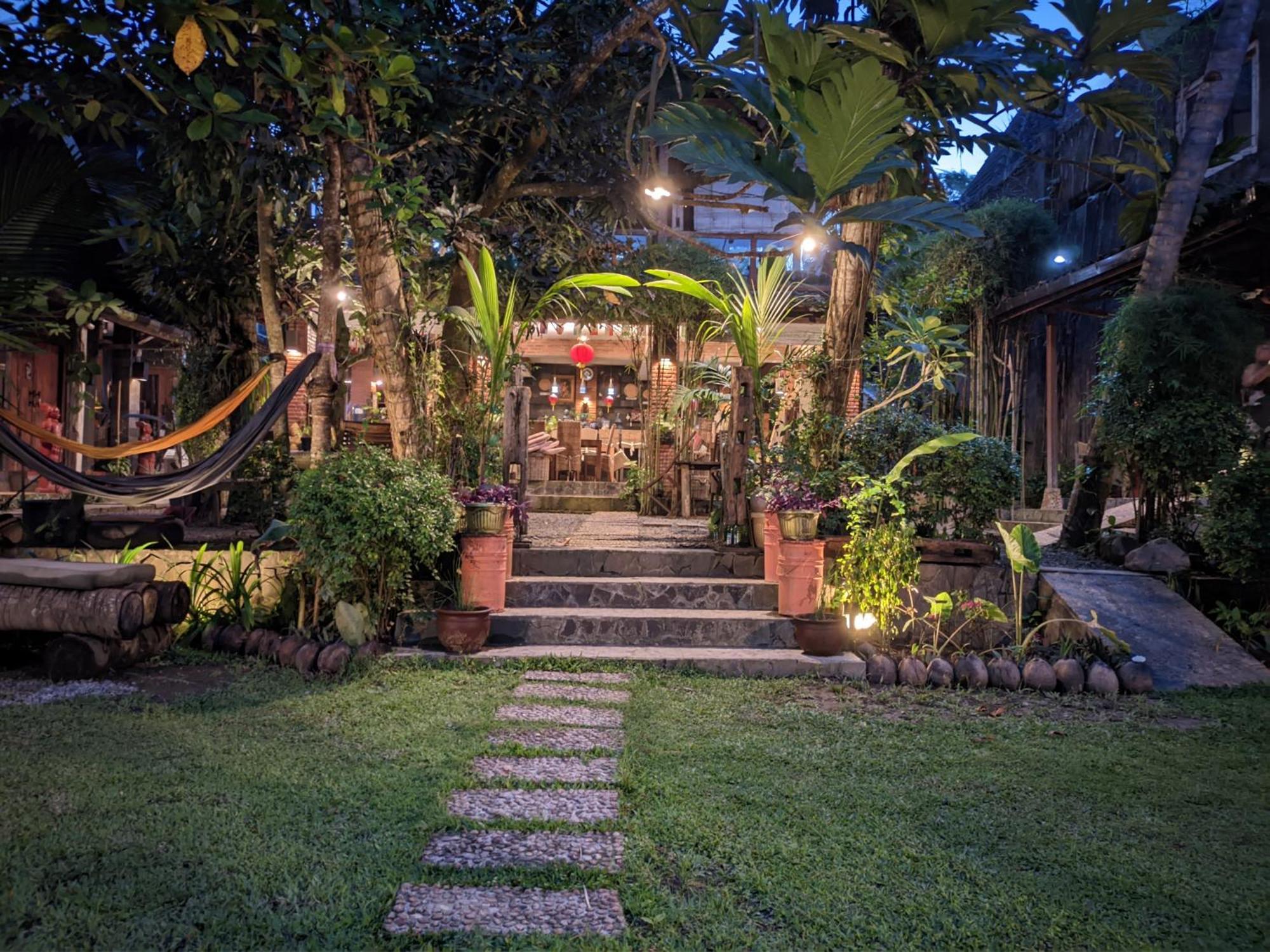 Astuti Gallery Homestay Yogyakarta Luaran gambar