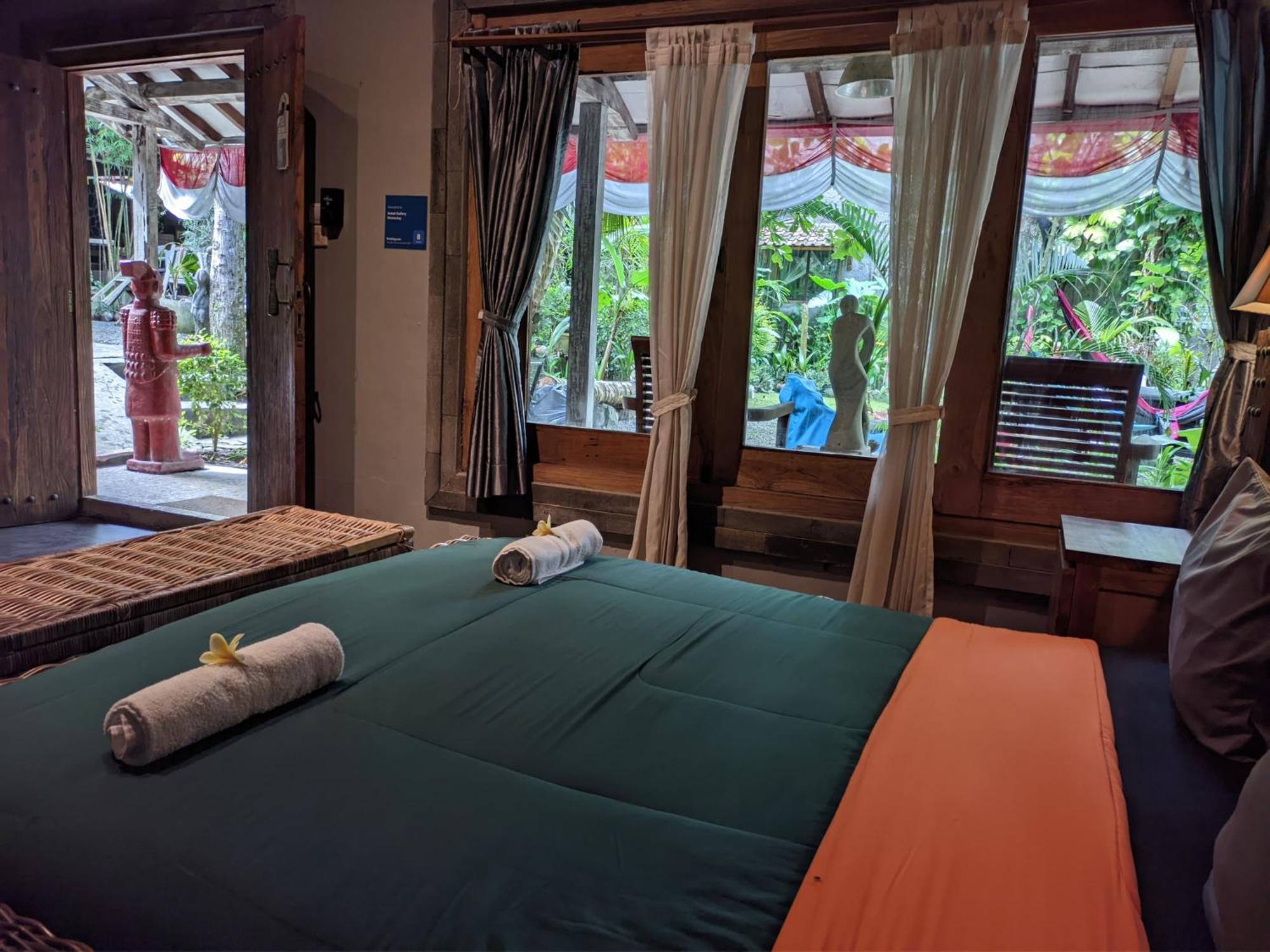 Astuti Gallery Homestay Yogyakarta Luaran gambar